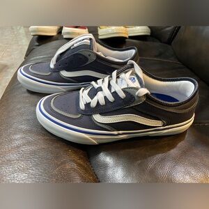 Never worn** Vans POPCUSH skateboarding shoes. Navy/grey/white. Size 6.5 Men’s